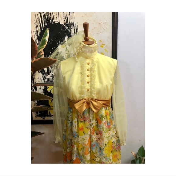 Quirky Bride!!!! Wedding Dress w Veil - Picture 4 of 16